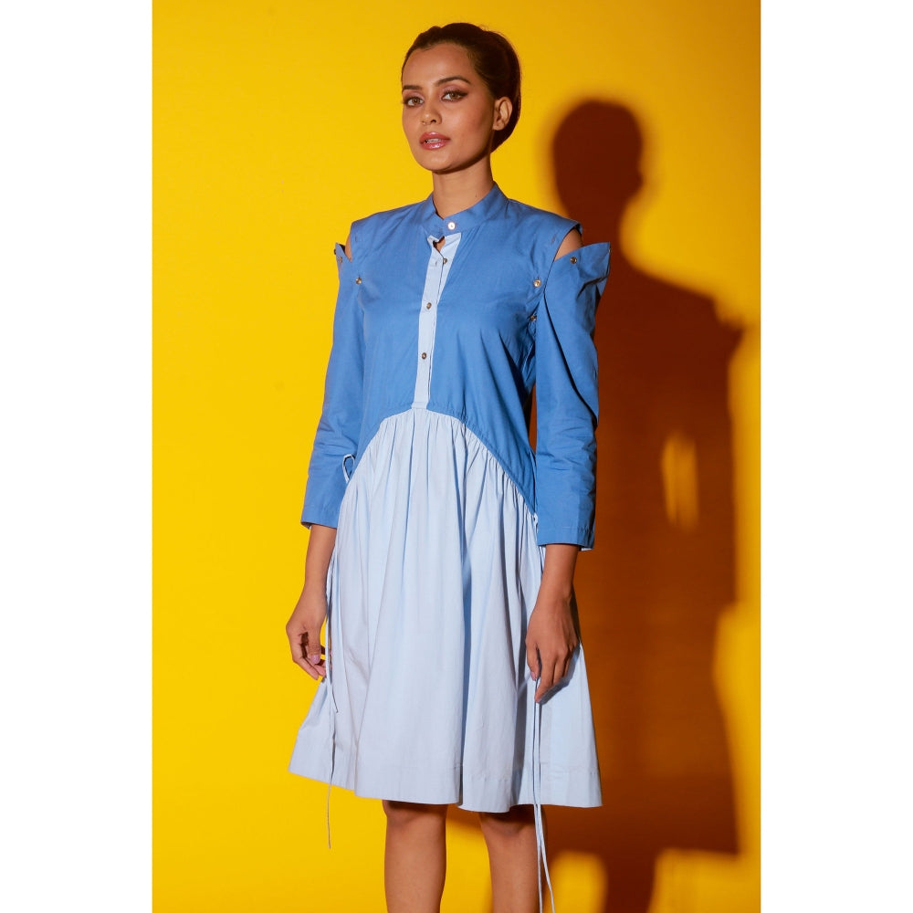 Echke Dark & Light Blue Dress With Detachable Sleeves And Drawstring Feature