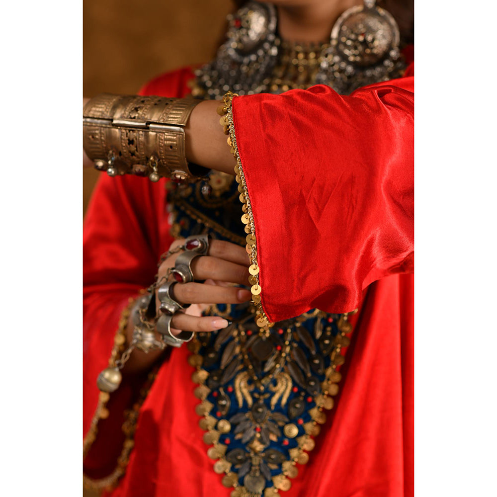Ekavira Raahi Collection Roohi Embroidered Kurta and Pant with Dupatta (Set of 3)