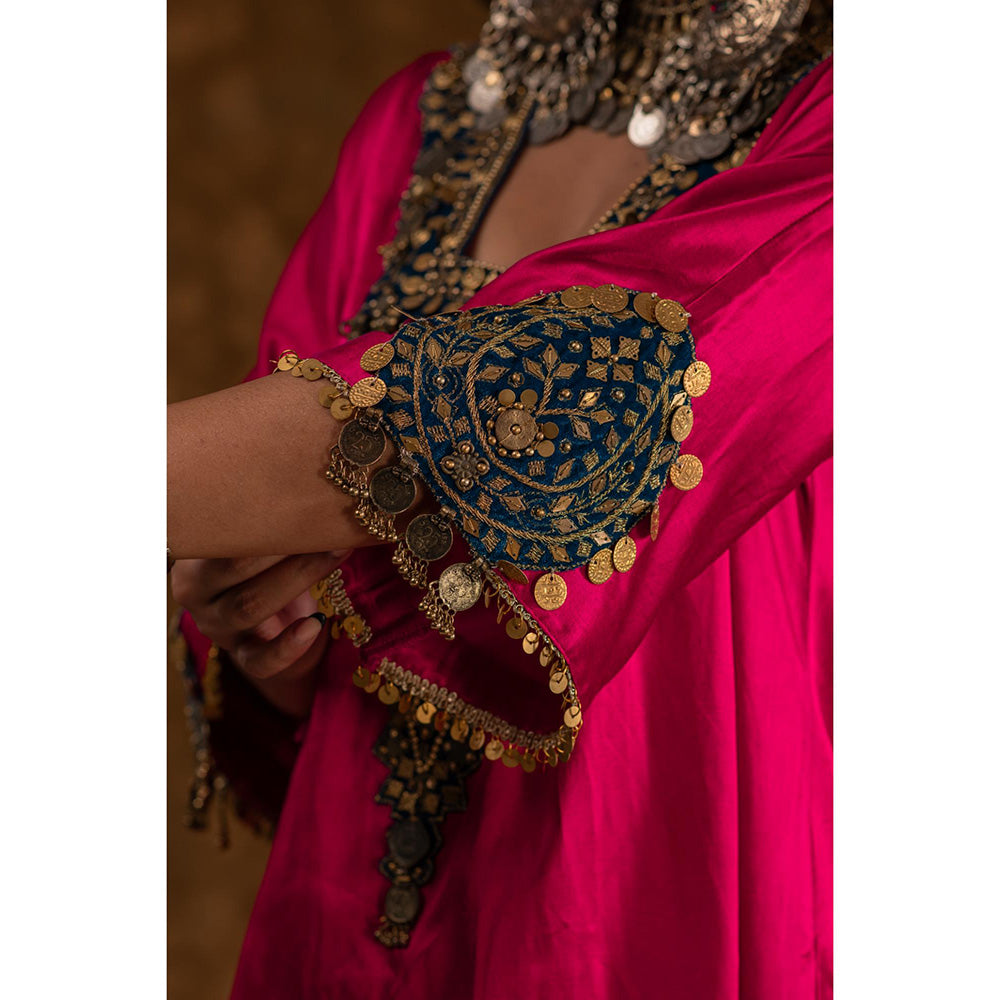 Ekavira Raahi Collection Layla Embroidered Kurta and Pant (Set of 2)