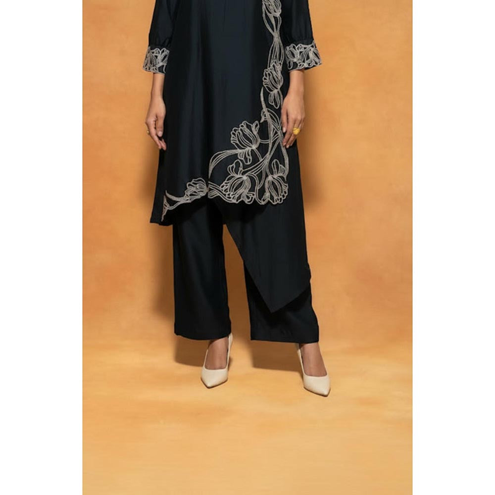 ORIGANI Black Chanderi Silk Round Neck Embroidered Kurta with Pant