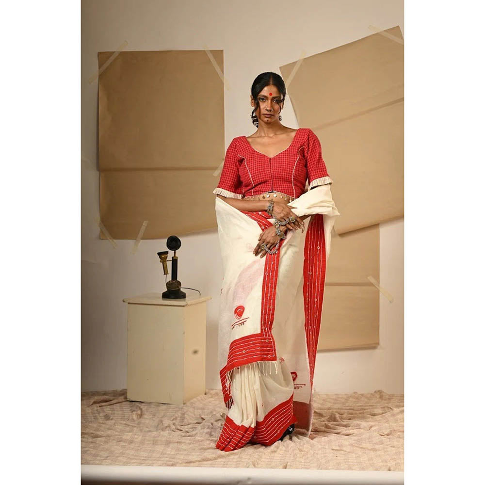 PRATHAA Off White Embroidery Bindi Saree with Unstitched Blouse - Mul