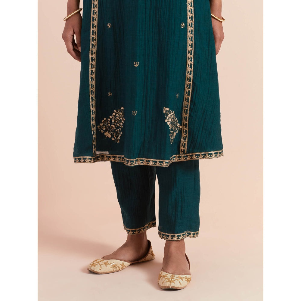 Priya Chaudhary Green Soft Chanderi Kurta with Pants and Dupatta (Set of 3)