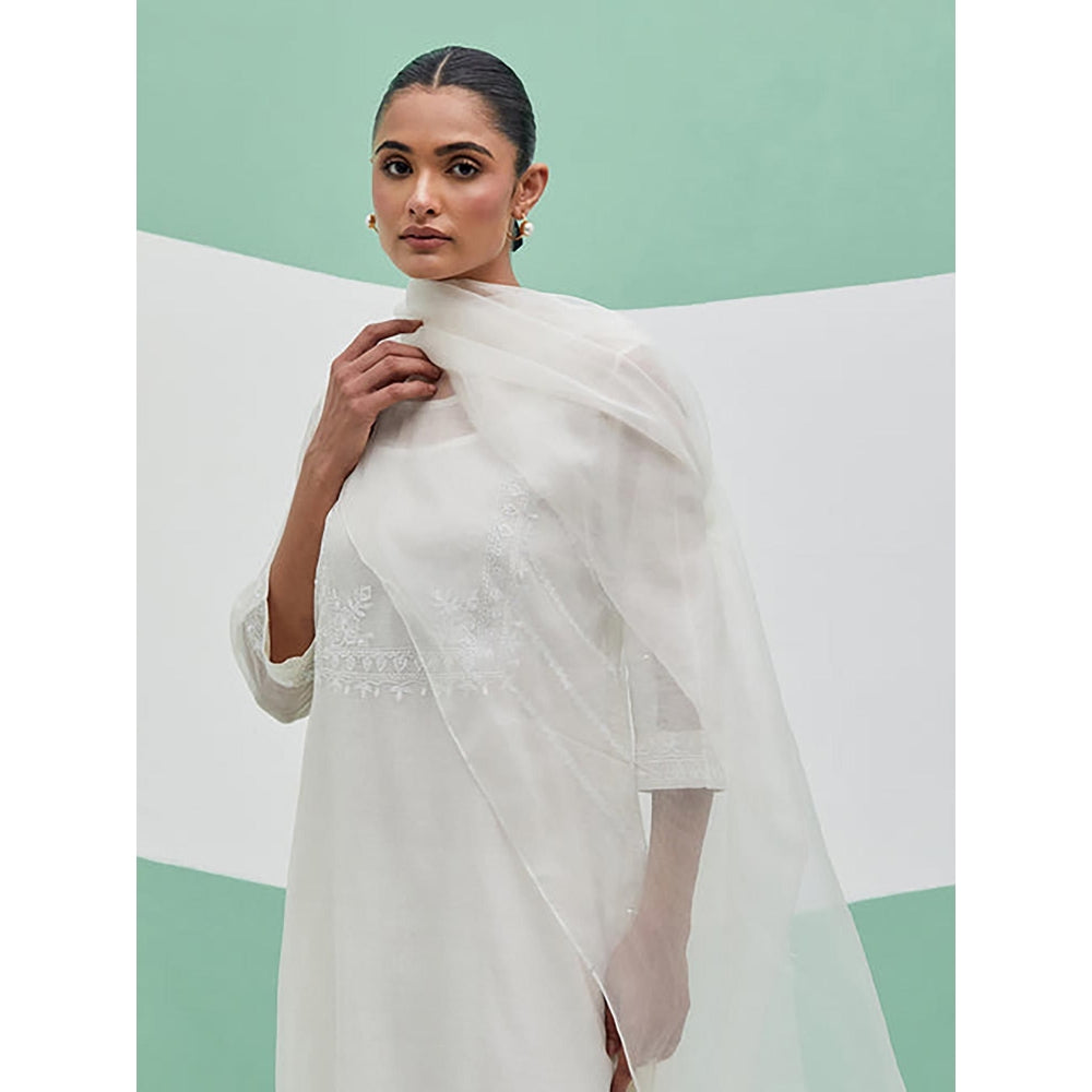 Priya Chaudhary White Chanderi Organza Kurta With Pant And Dupatta
