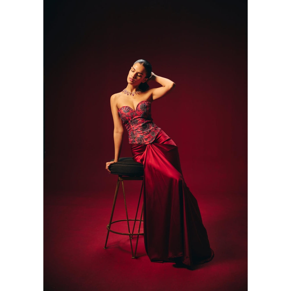 Roze Zyra Red Solid Maxi Skirt