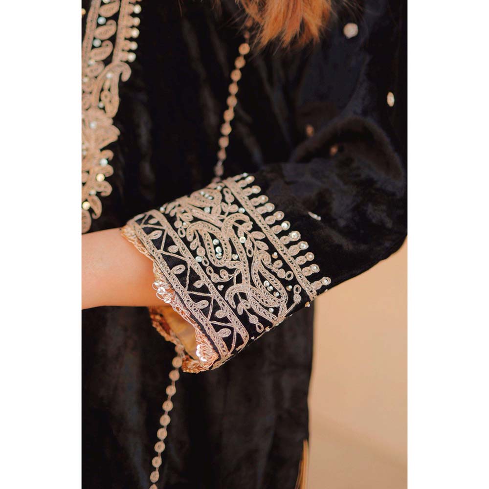 Sheetal Batra Black Ayat Short Kurta with Salwar (Set of 2)