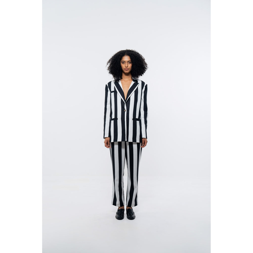 SOTBELLA White and Black Stripe Single Breasted Blazer