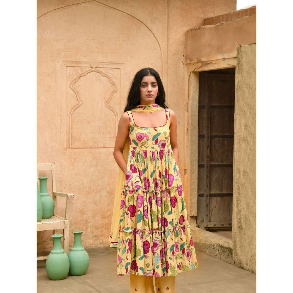 Taro India Grapefruit Kurta with Pant and Dupatta (Set of 3)