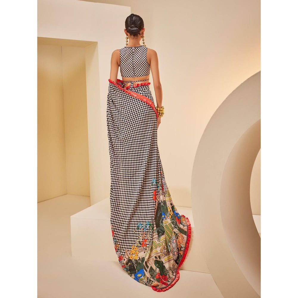 THE ROYALEUM ATELIER Women's Checks Printed Saree with Stitched Blouse and Petticoat