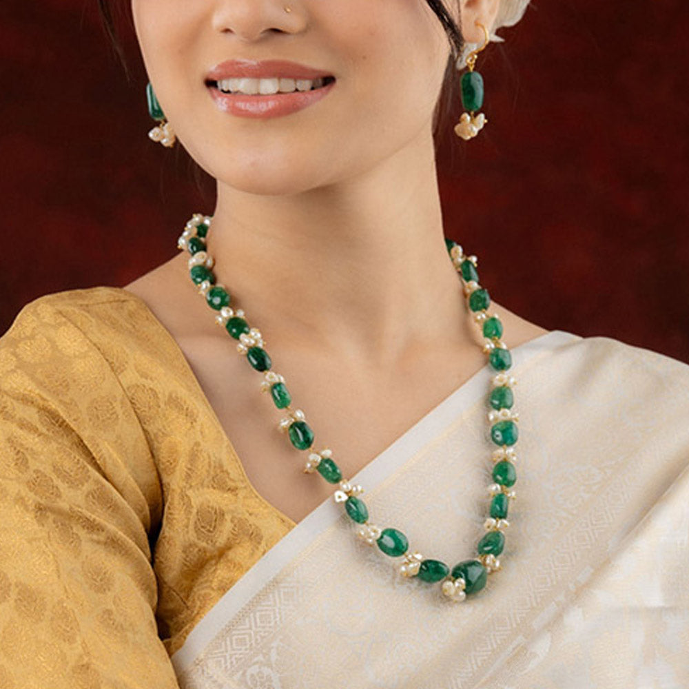 TOTAPARI Emerald Green Stones And Pearls Necklace with Earrings