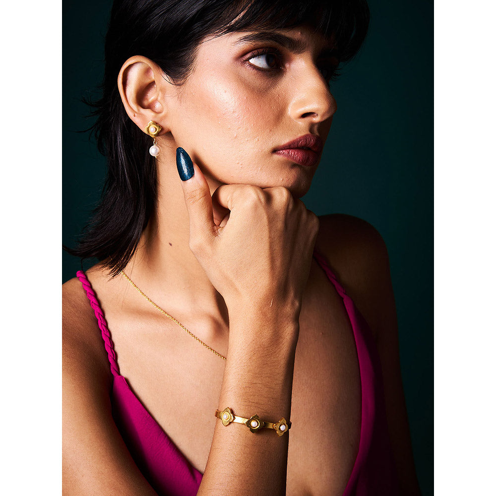 Trazenie Chameli Jewellery Set -Studs with Long Necklace with Bracelet