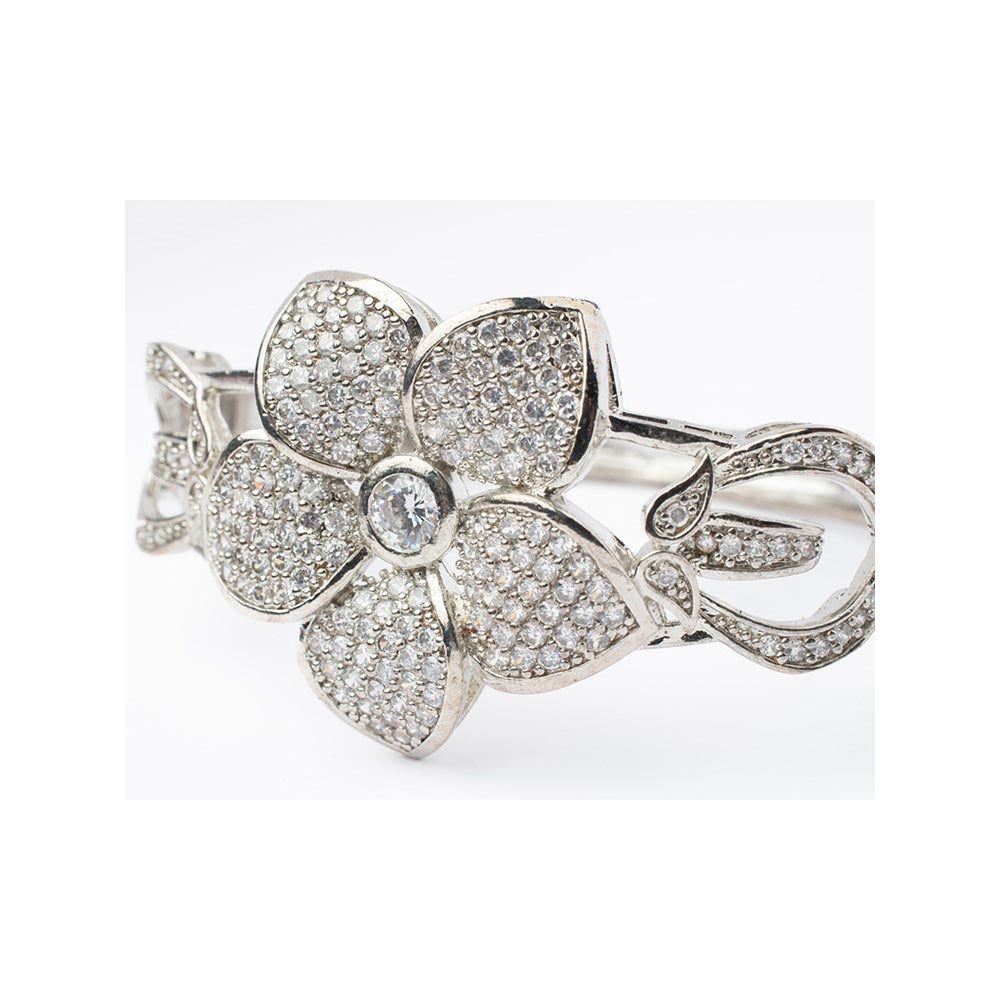 VIVINIA By Vidhi Mehra Silver Plated Womens Kada