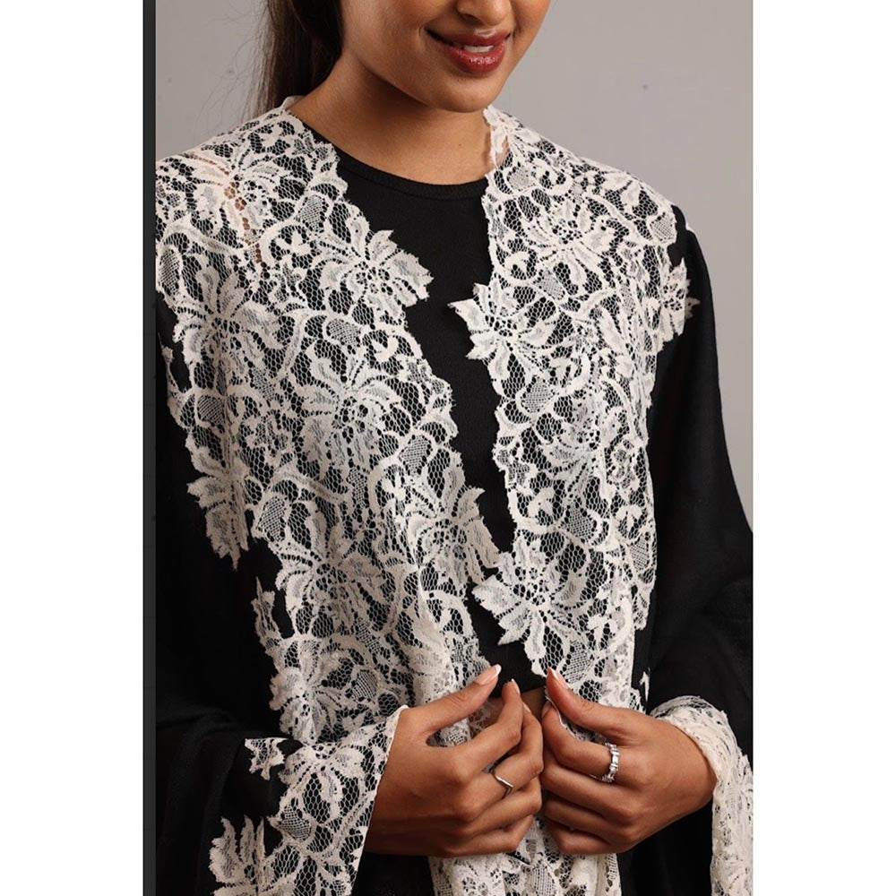 Wrapture By Suzanne Hibiscus Lace In Black And Ivory Shawl