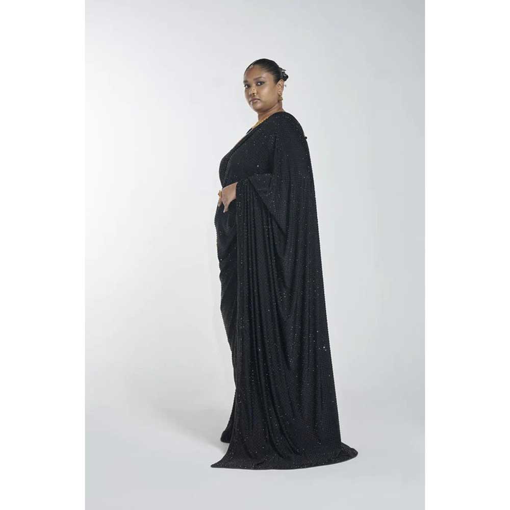 ITRH Phoenix Black Saree with Stitched Blouse (Set of 2)