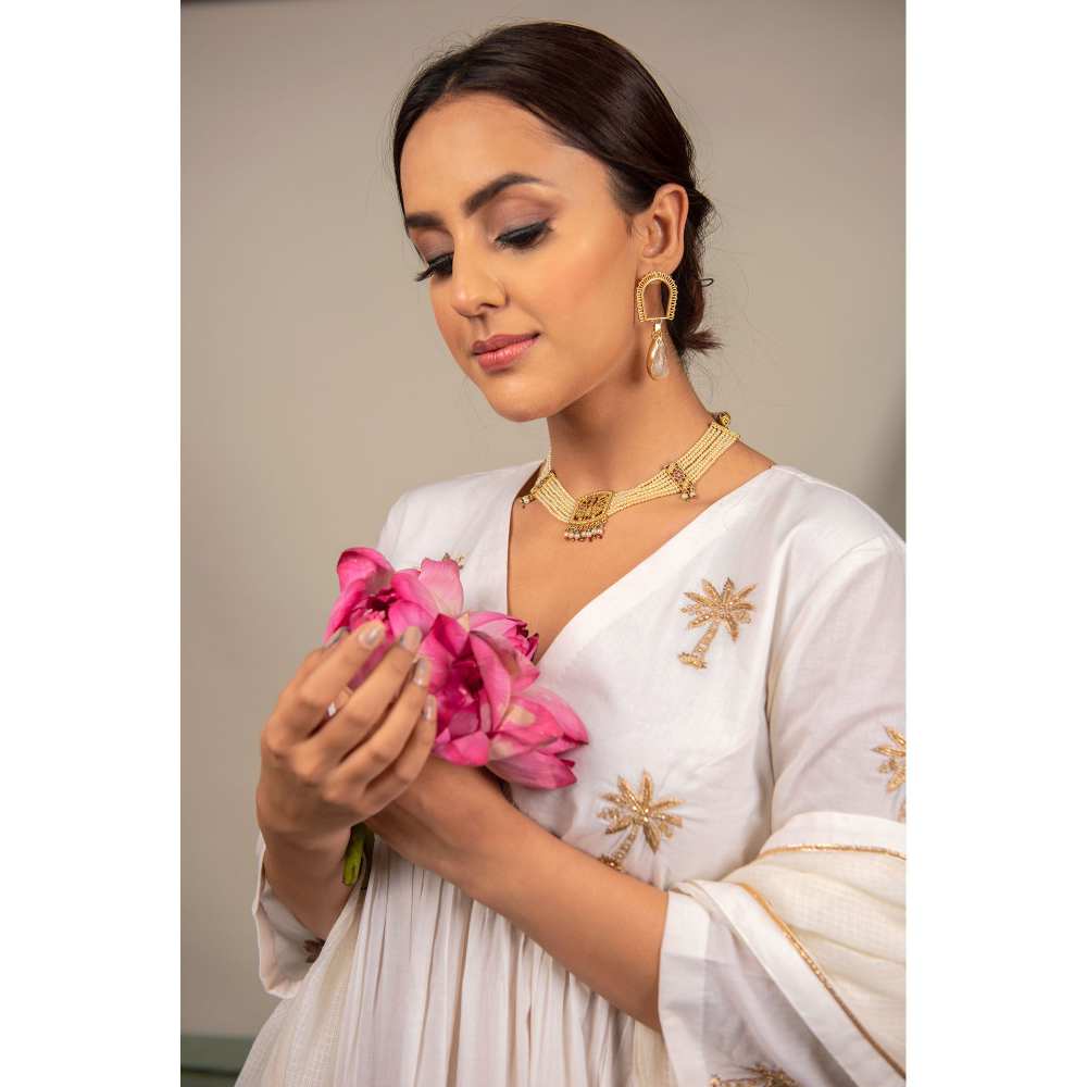 Priya Chaudhary Off White Embroidered Kurta and Pant with Dupatta (Set of 3)