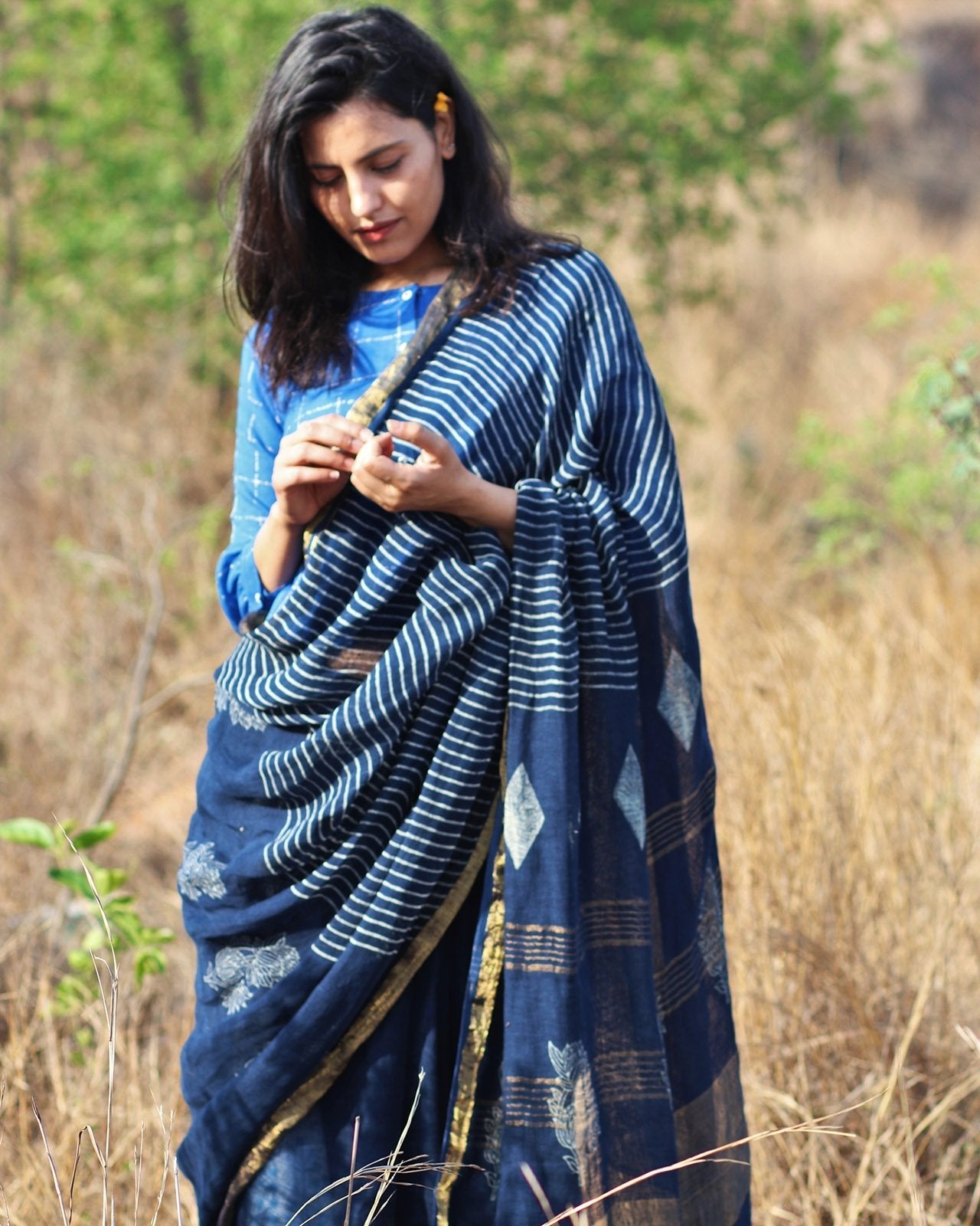 Chidiyaa Blue Linen Saree with Unstitched Blouse