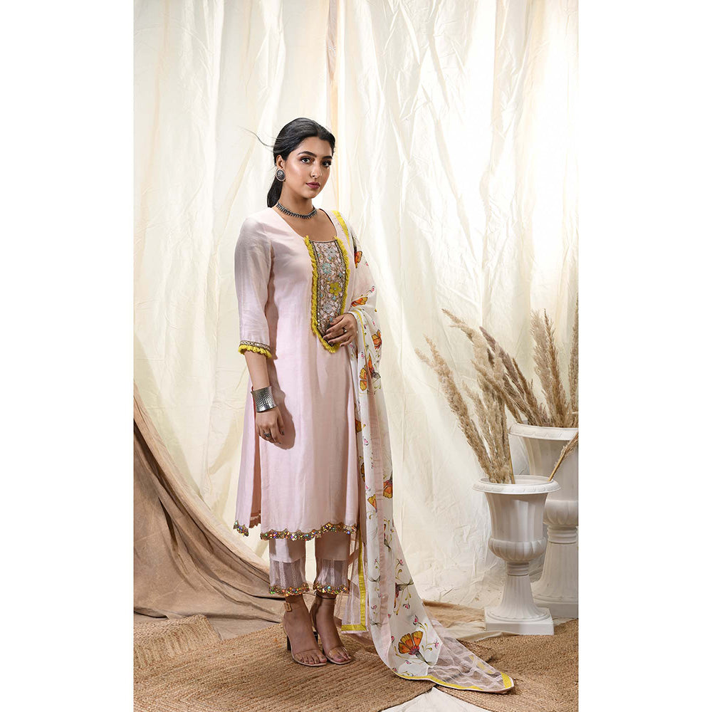 Aaryaa By Kashveen Kohli Blush Pink Chanderi Kurta With Pant And Dupatta