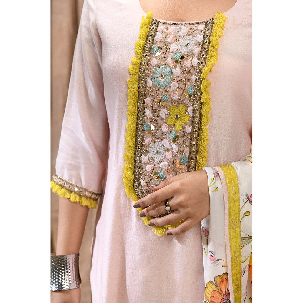 Aaryaa By Kashveen Kohli Blush Pink Chanderi Kurta With Pant And Dupatta