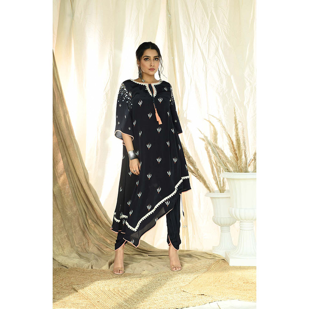 Aaryaa By Kashveen Kohli Black Midnight Motif Printed Kurta With Dhoti