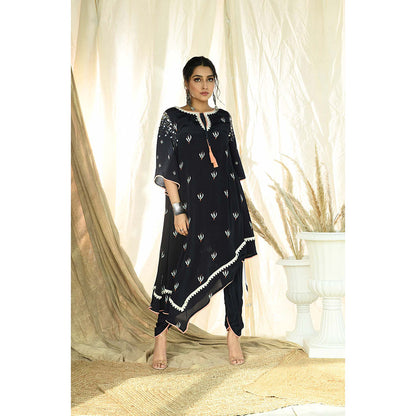 Aaryaa By Kashveen Kohli Black Midnight Motif Printed Kurta With Dhoti