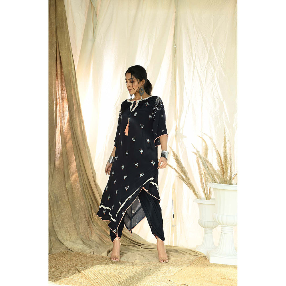 Aaryaa By Kashveen Kohli Black Midnight Motif Printed Kurta With Dhoti