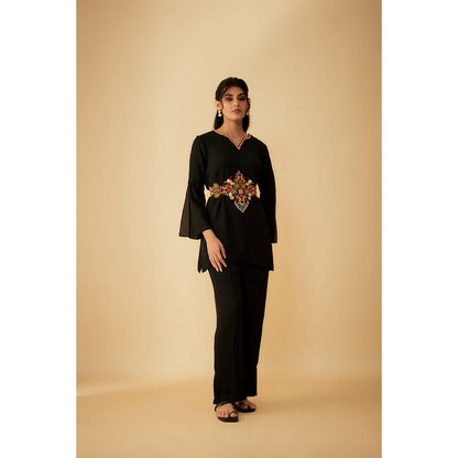 1999AD Black Georgette A Fully Embellished Kurti with Pant and Belt (Set of 3)