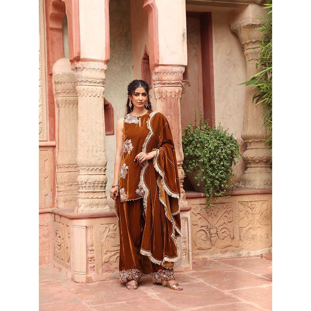 Ajiesh Oberoi Honey Gold Kurta with Salwar and Dupatta (Set of 3)