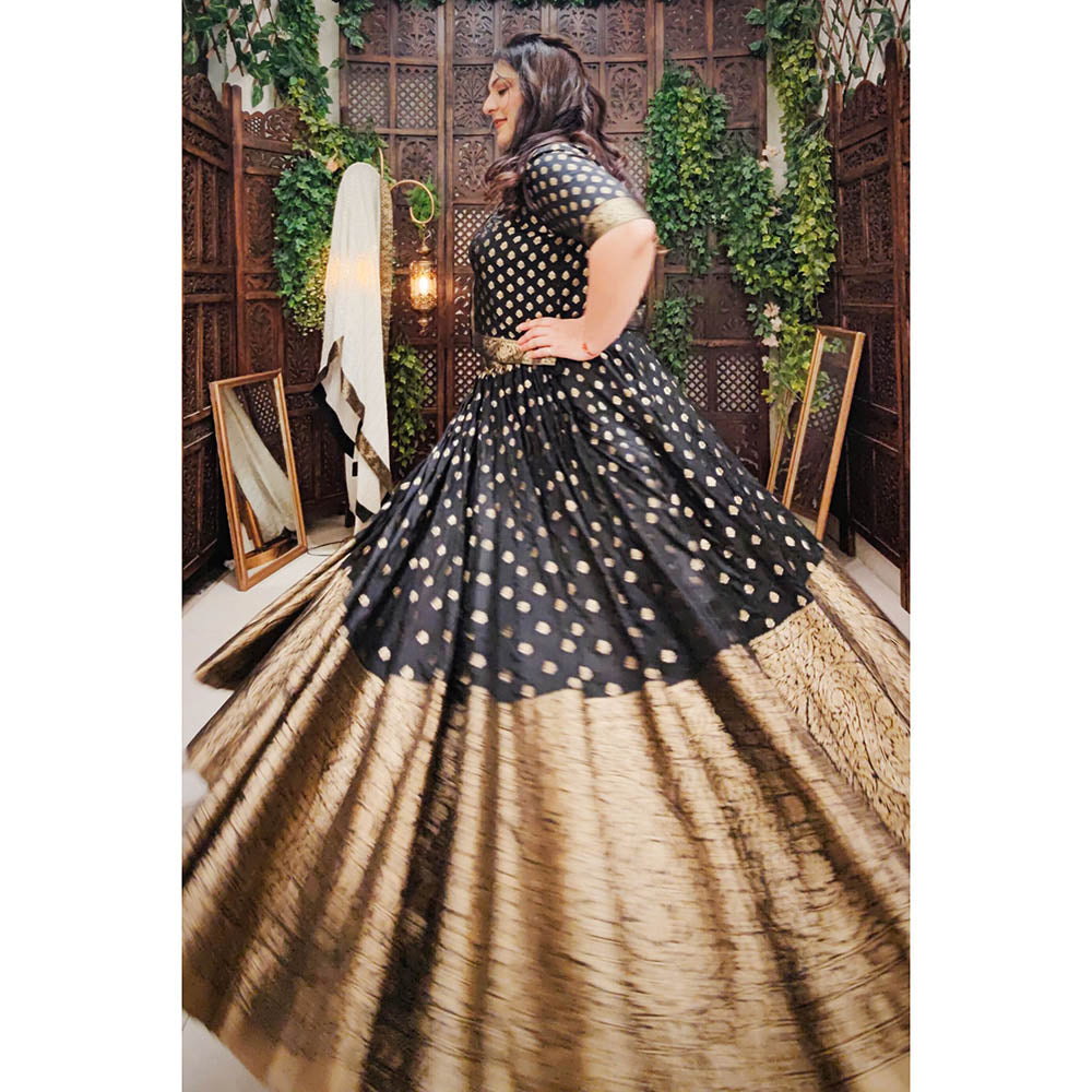 Amaltas Couture Irmak Banarasi Black Blouse with Lehenga and Dupatta (Set of 3)