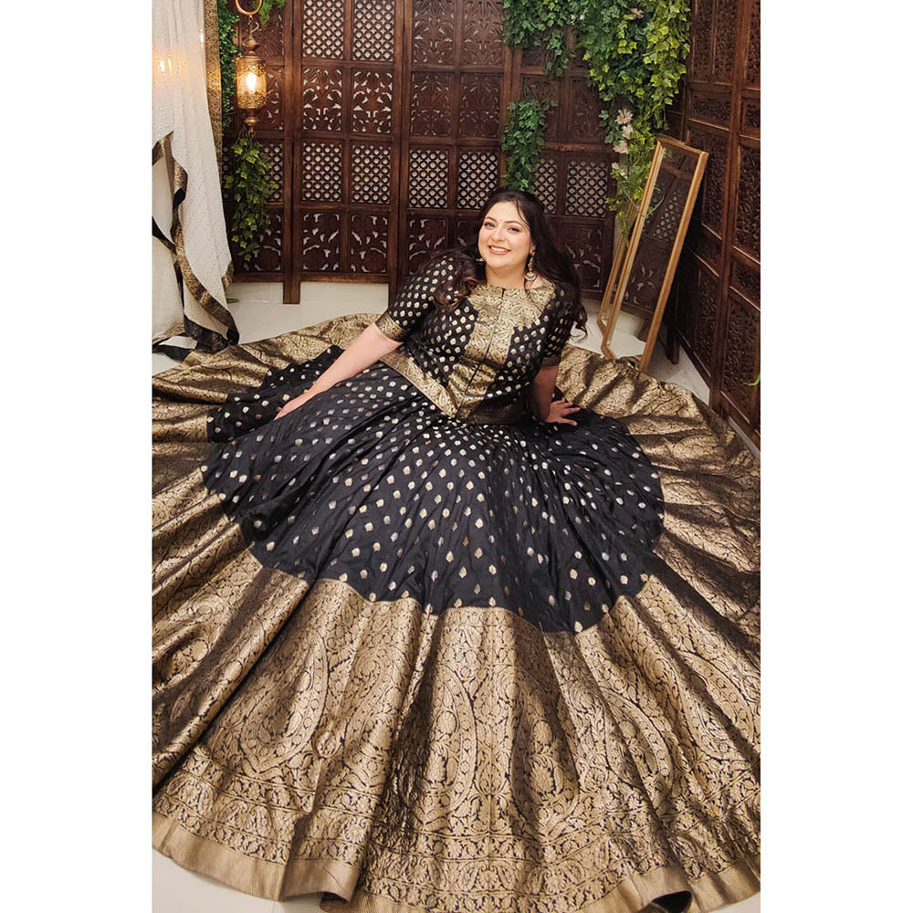 Amaltas Couture Irmak Banarasi Black Blouse with Lehenga and Dupatta (Set of 3)