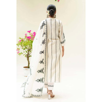 AM by Anita Mittal White Parchhai Kurta with Pant and Dupatta
