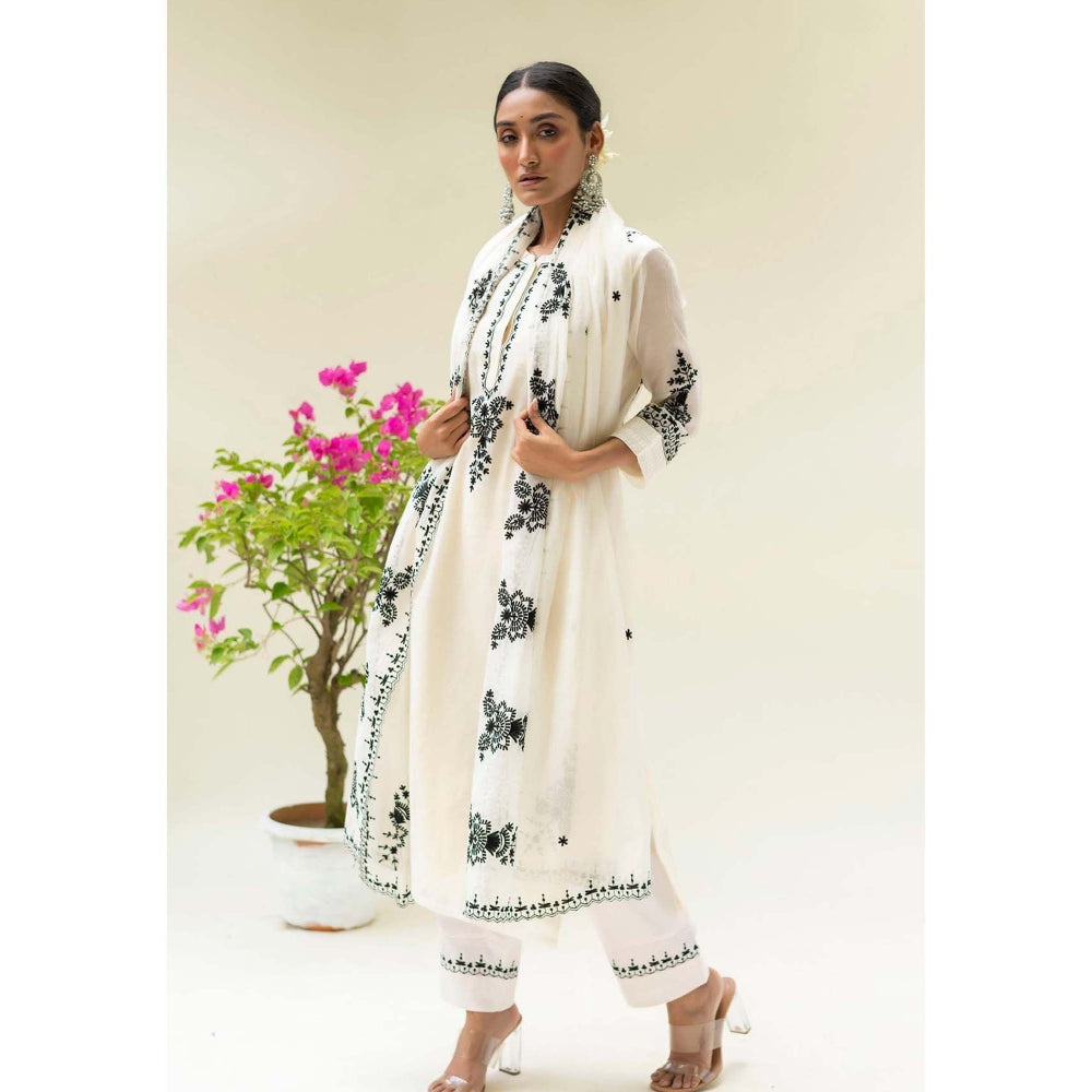 AM by Anita Mittal White Parchhai Kurta with Pant and Dupatta