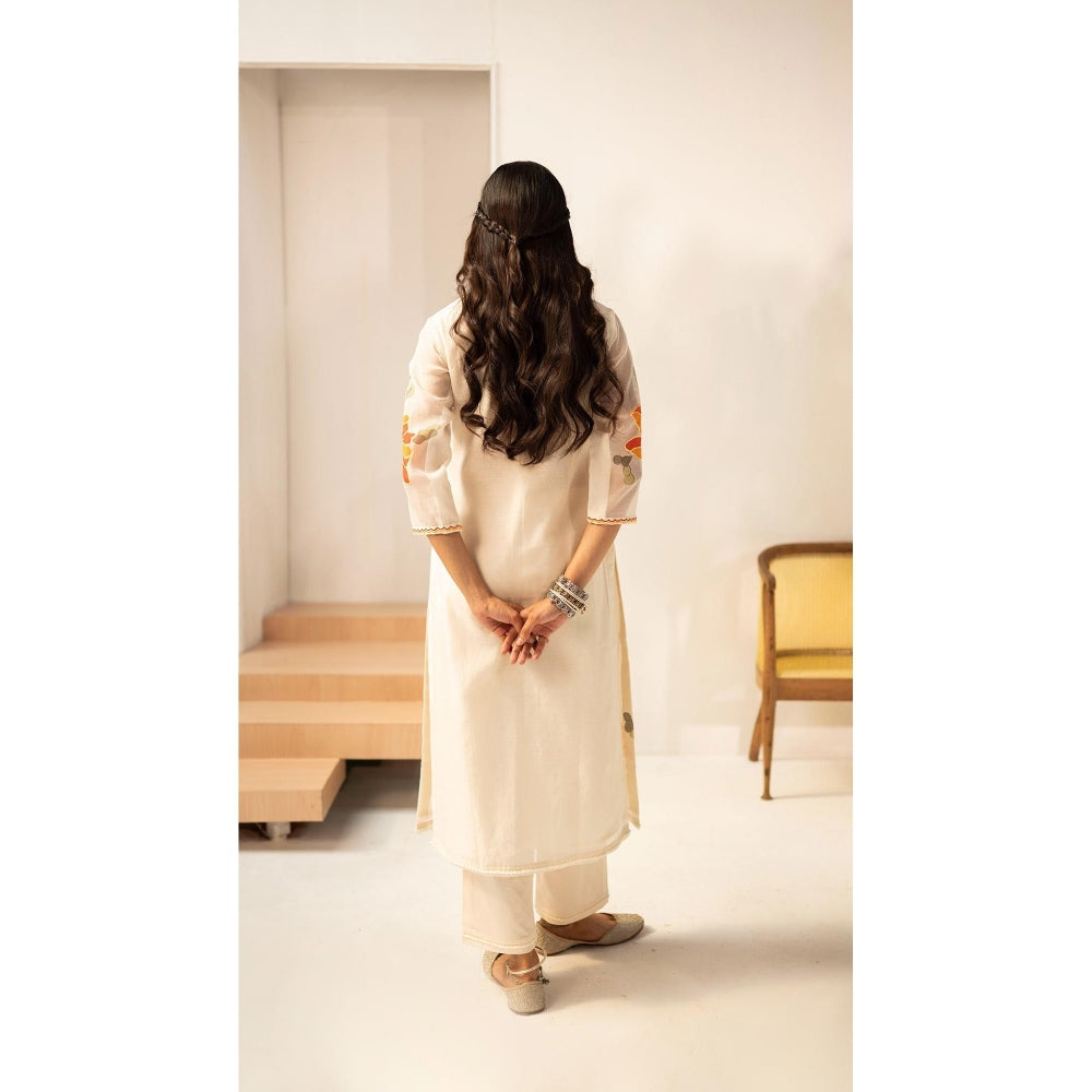 AM by Anita Mittal Zoya Off White Kurta with Pant and Dupatta