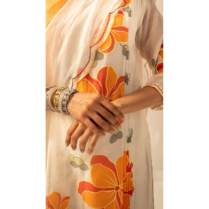AM by Anita Mittal Zoya Off White Kurta with Pant and Dupatta