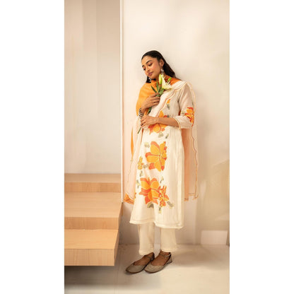 AM by Anita Mittal Zoya Off White Kurta with Pant and Dupatta