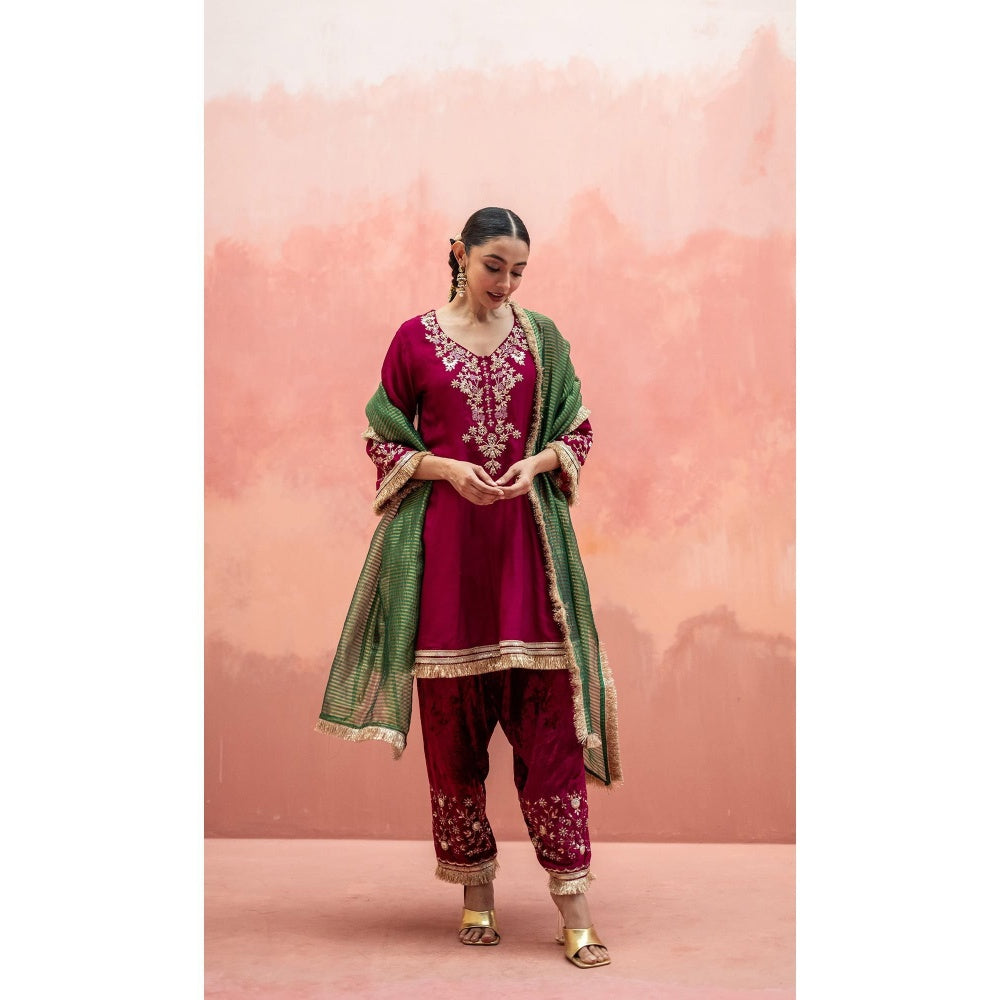 AM by Anita Mittal Anjum Red Kurta with Pant and Dupatta
