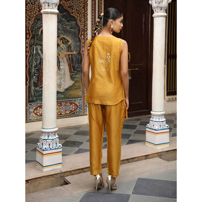 Amoree Mustard Sleeveless with Thread and Sequin Embroidery Co-Ord (Set of 2)