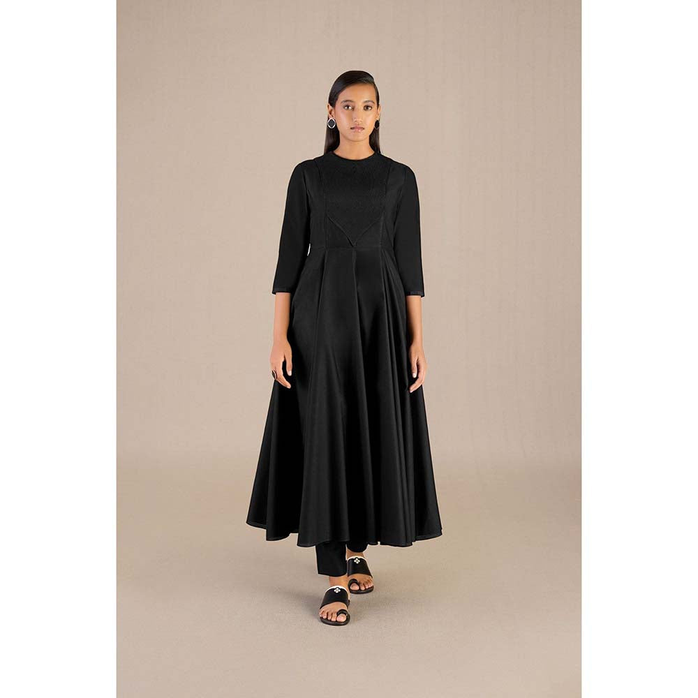 AMPM Sadah Kurta and Pant with dupatta (Set of 3)