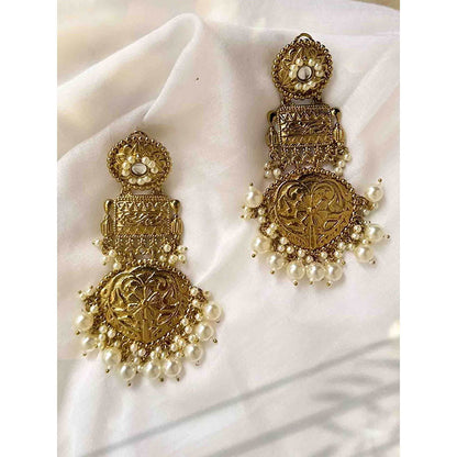 Amreli Jaipur Pearl Gold Earrings