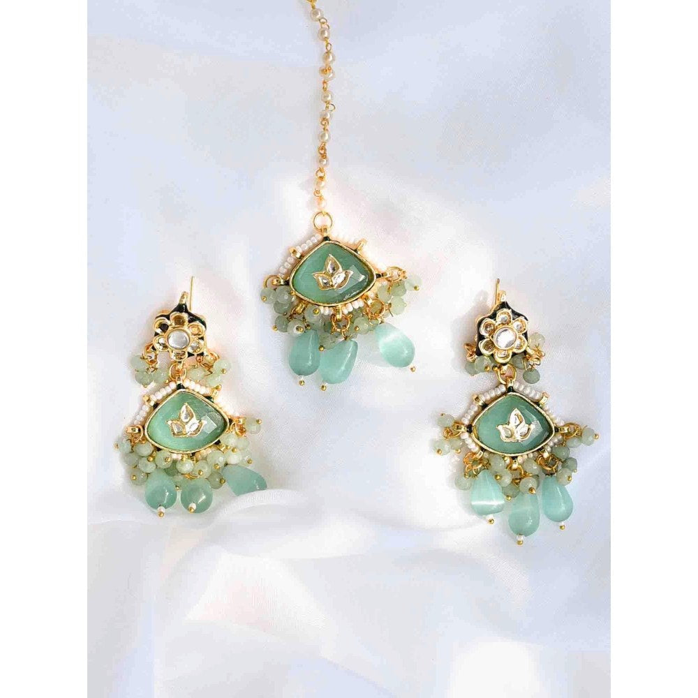 Amreli Jaipur Carving Earrings with Maangtika