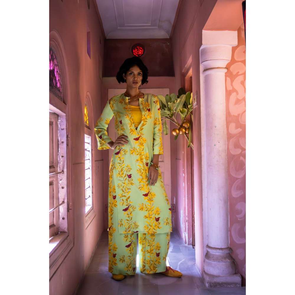Amrood Yellow Straight Kurta with Pant (Set of 2)