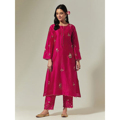 Anantaa by Roohi Trehan Fuchsia Silk Chanderi Hand Embroidered Kurta With Plackett