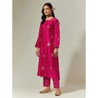 Anantaa by Roohi Trehan Fuchsia Silk Chanderi Hand Embroidered Kurta With Plackett