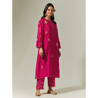 Anantaa by Roohi Trehan Fuchsia Silk Chanderi Hand Embroidered Kurta With Plackett