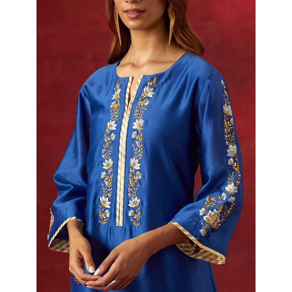 Anantaa by Roohi Trehan Blue Round Neck Kurta With Pant (Set of 2)