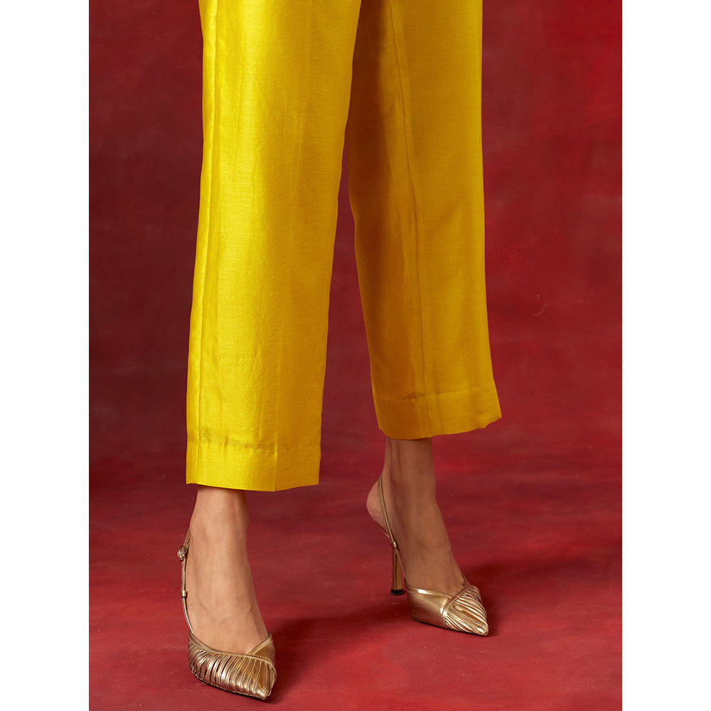 Anantaa by Roohi Trehan Yellow Round Neck Kurta With Pant (Set of 2)