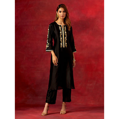 Anantaa by Roohi Trehan Black Round Neck Kurta With Pant (Set of 2)