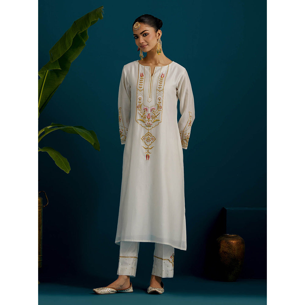 Anantaa by Roohi Trehan Off White Round Neck Long Yoke Kurta