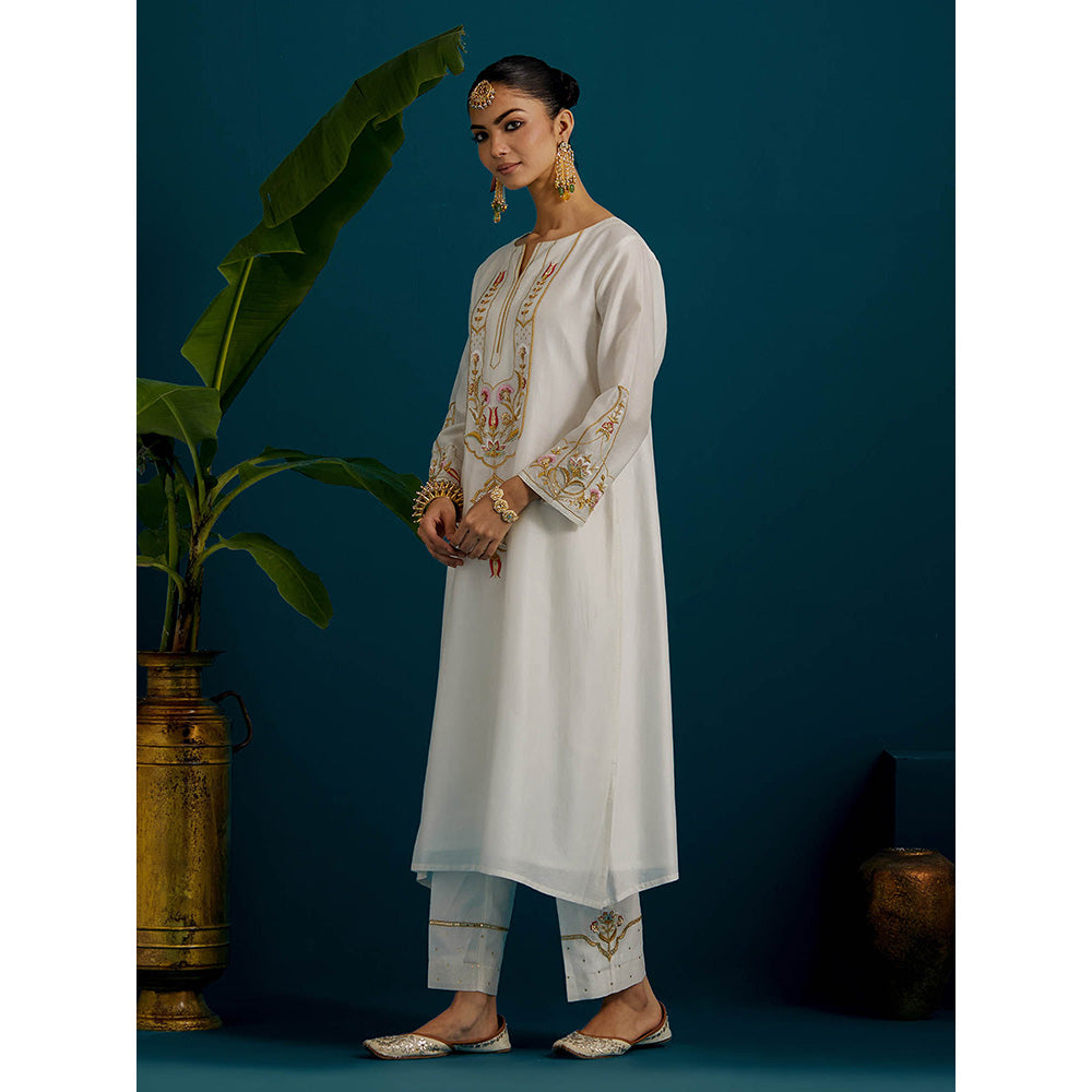 Anantaa by Roohi Trehan Off White Round Neck Long Yoke Kurta
