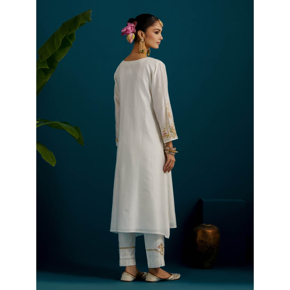 Anantaa by Roohi Trehan Off White Round Neck Long Yoke Kurta