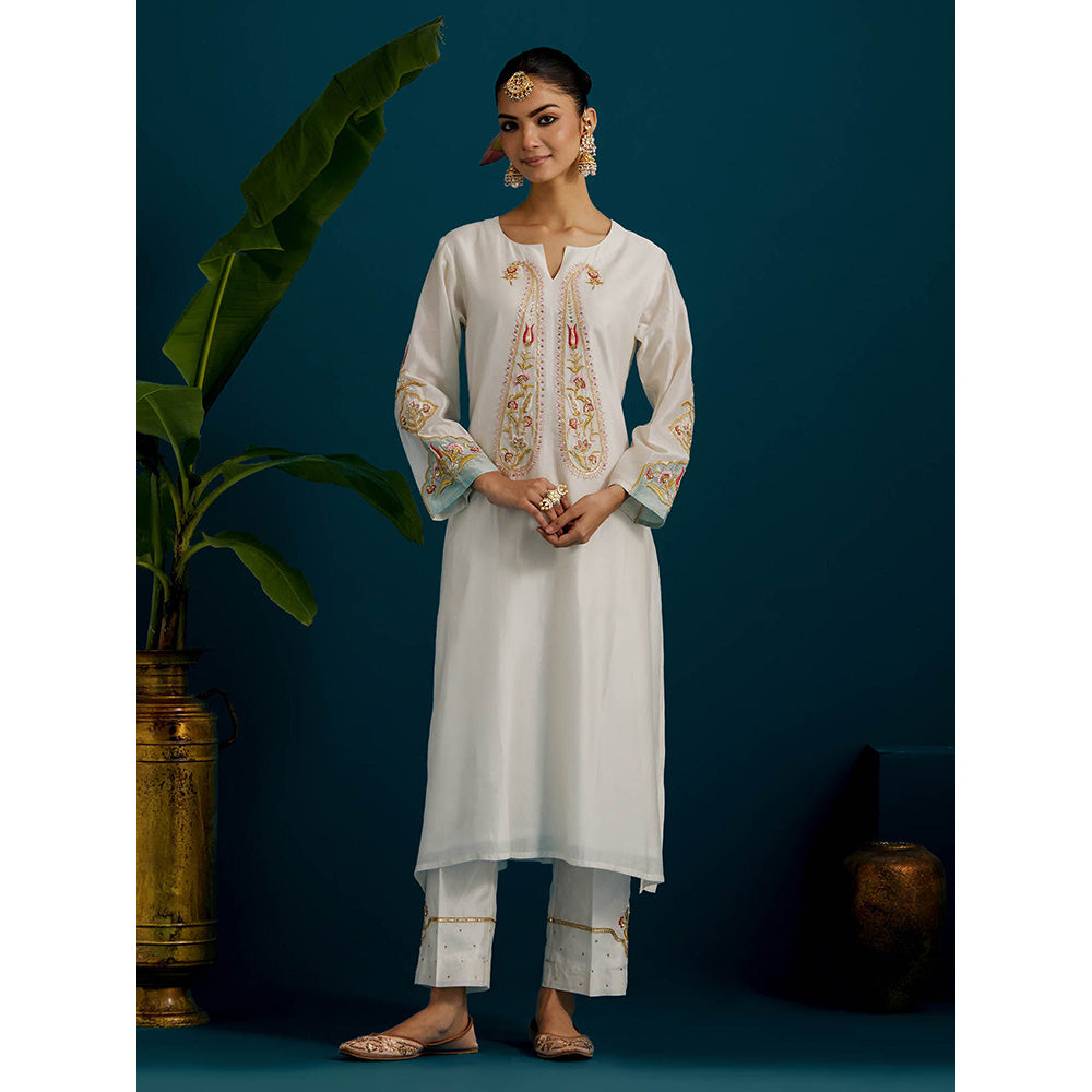 Anantaa by Roohi Trehan Off White Paisley Yoke Kurta