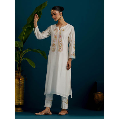 Anantaa by Roohi Trehan Off White Paisley Yoke Kurta